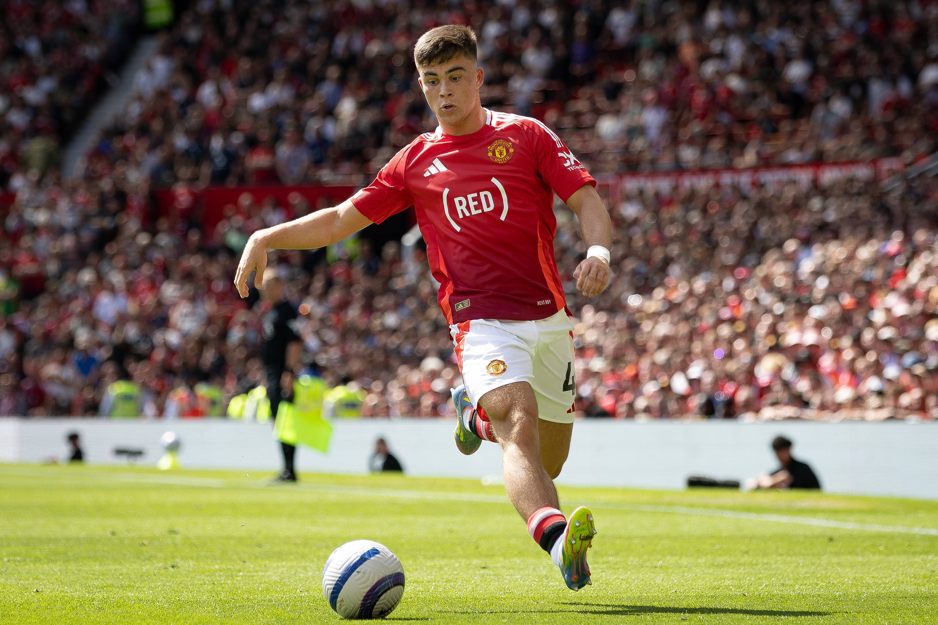 世界杯官网入口下载页-罗马诺：曼联左后卫阿马斯将租借加盟诺维奇，交易预计周四敲定