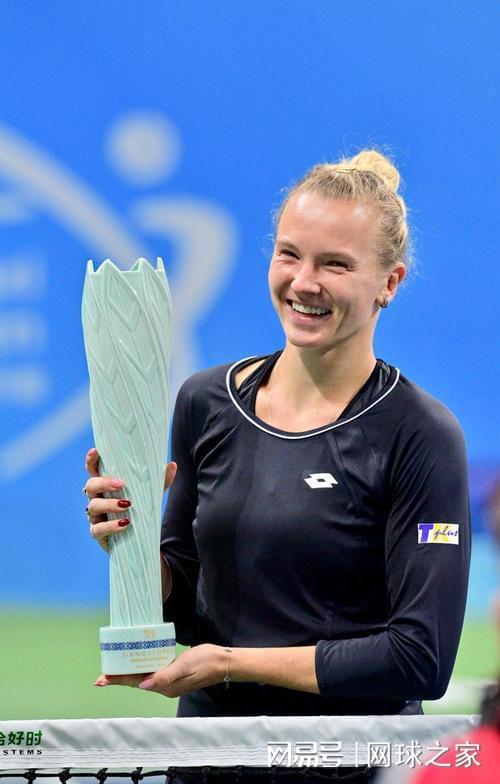 世界杯直播app指南-先失一盘又何妨！西尼亚科娃接连三场逆转取得职业生涯新突破