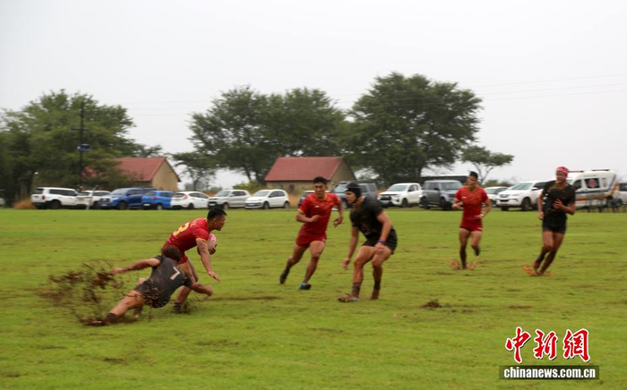 世界杯app下载-中国七人制男子橄榄球队在南非进行交流赛|莫迪|中国队|孙翔|中新社|球员_新浪体育_新浪新闻